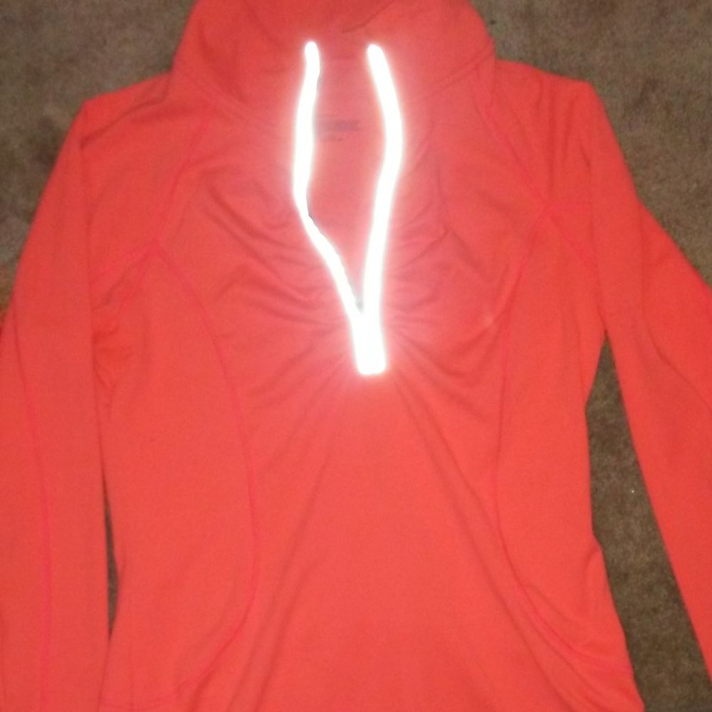 Long sleeve stretchy long sleeve pull over